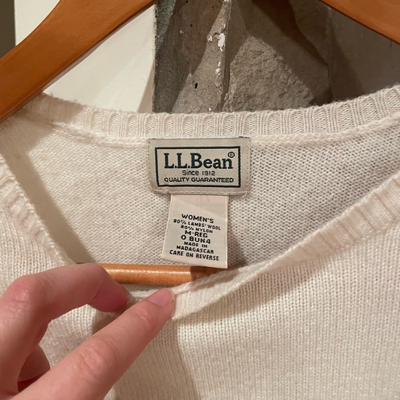 Cream colored lambs wool sweater - Picture 5 of 5